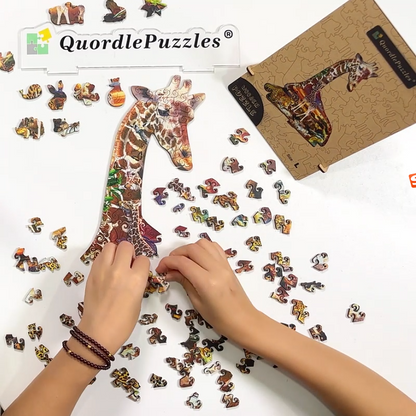 auf das Holzpuzzle „African Spots“.